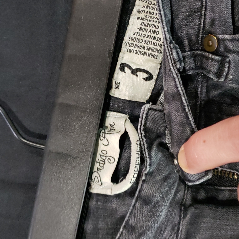 INDIGO REIN black destroyed skinny jeans - Picture 2 of 7